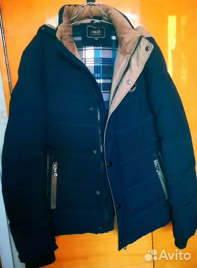 Зимние куртки и пуховики женские 44. s