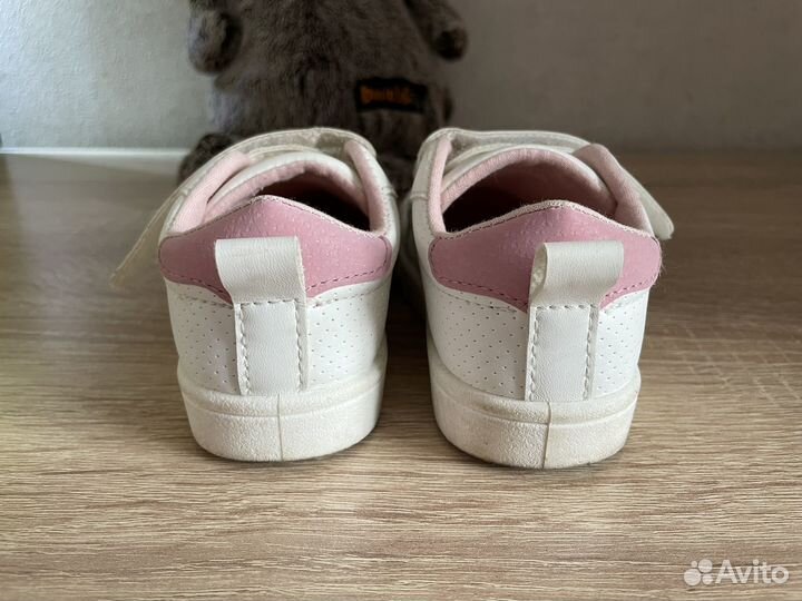 Кроссовки для девочки
