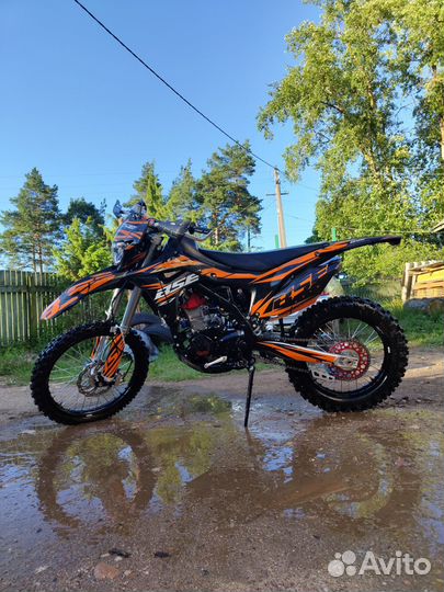 Кроссовый эндуро мотоцикл