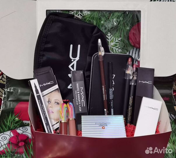 Набор косметики MAC