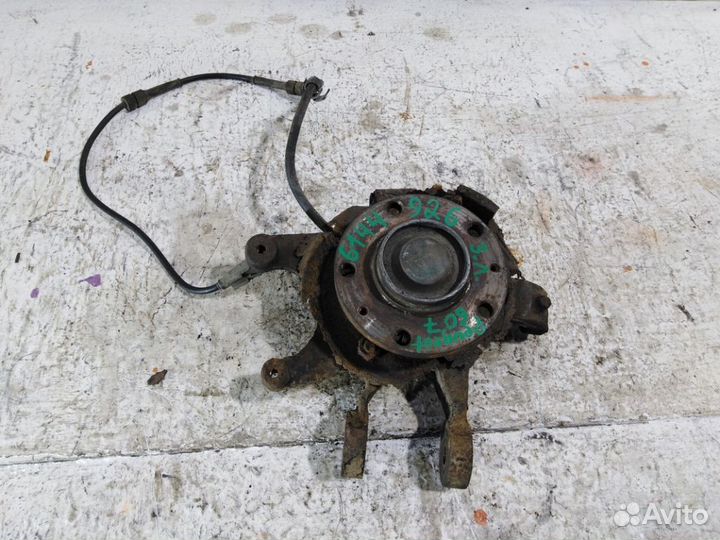 Кулак задний левый Пежо 607