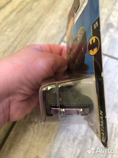 Hot wheels Batman HCW62-R521 21A коллекционная