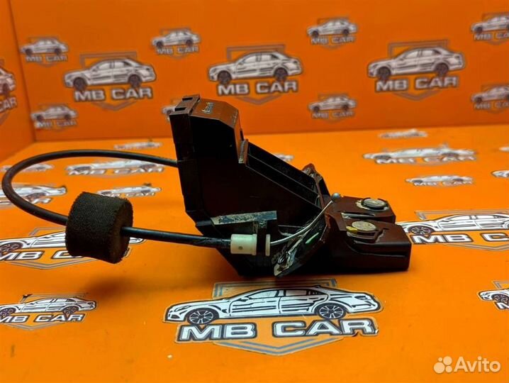 Замок багажника w203 C-class 112.946