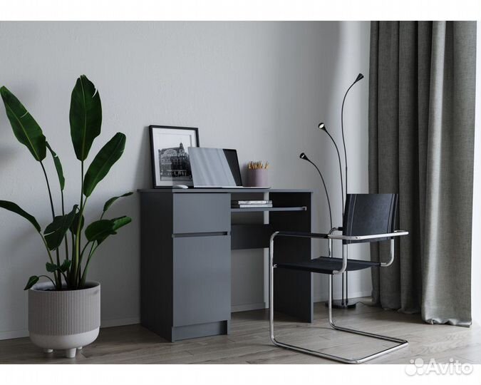 Стол письменный IKEA