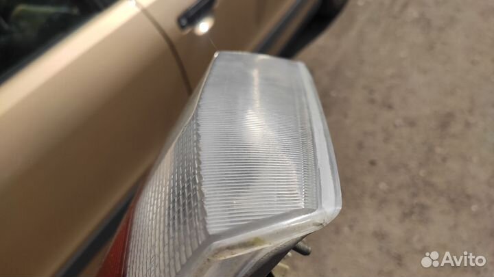 Фонарь задний левый внутренний Audi 80 B3 Hella