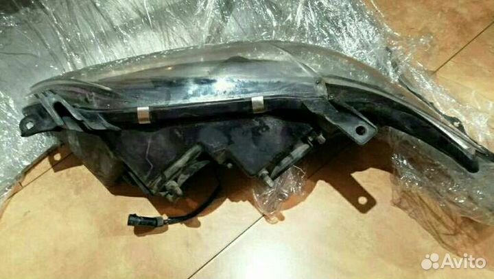 Фара правая Toyota Camry