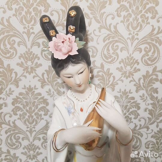 Фарфоровые статуэтки