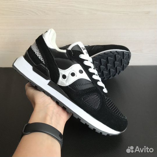 Кроссовки Saucony Shadow черные женские