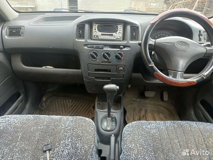 Toyota Probox 1.3 AT, 2003, 268 366 км