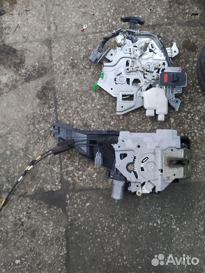 Замок сдвижной двери Honda freed