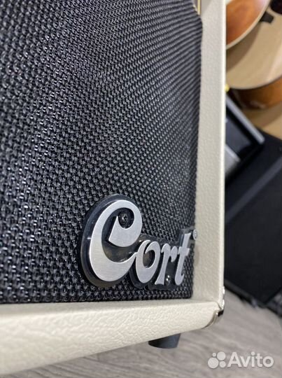 Cort AF30 комбоусилитель для акустической гитары