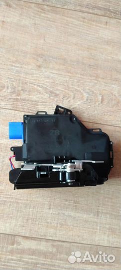 Замок двери volkswagen touareg