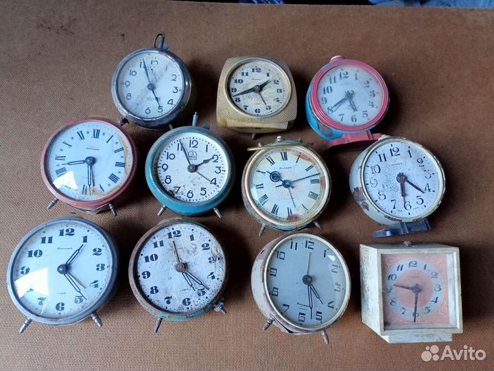 Часы будильник СССР