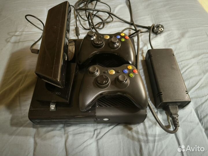 Xbox 360 E kinnect прошитый привод и freeboot