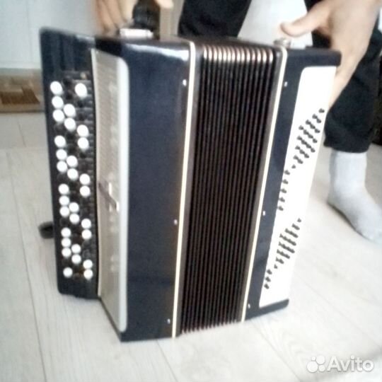 Баяны,гармони, аккордеоны