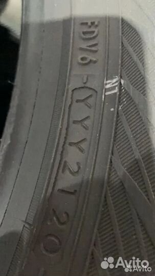 Yokohama IceGuard Stud IG65 275/45 R21 110T