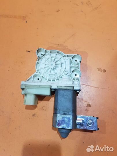 Моторчик стеклоподъемника на BMW 7 E66 E65