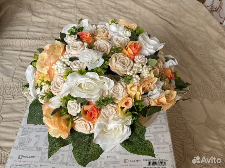 Подарок -ваза с цветами из мыла