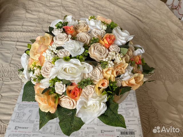 Подарок -ваза с цветами из мыла