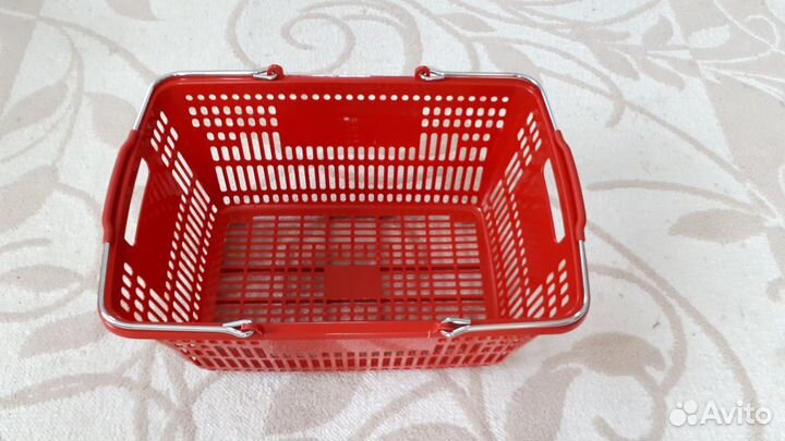 Корзина пластик, железные хромированные ручки