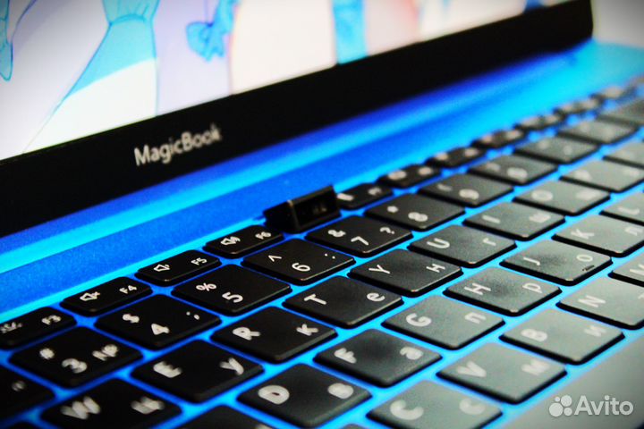 Шикарный ультрабук голубого цвета