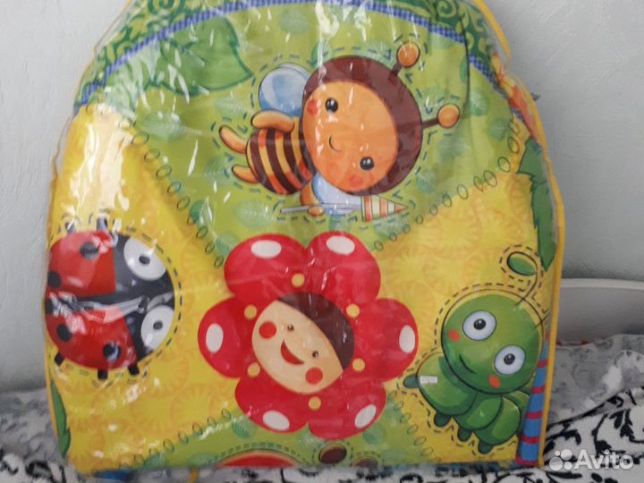 Развивающий коврик и погремушки