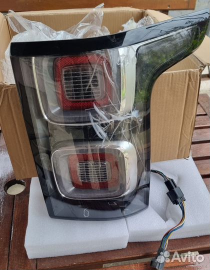 Range Rover Vogue L-405, задняя фара