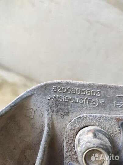 Кронштейн опоры кпп Renault Duster