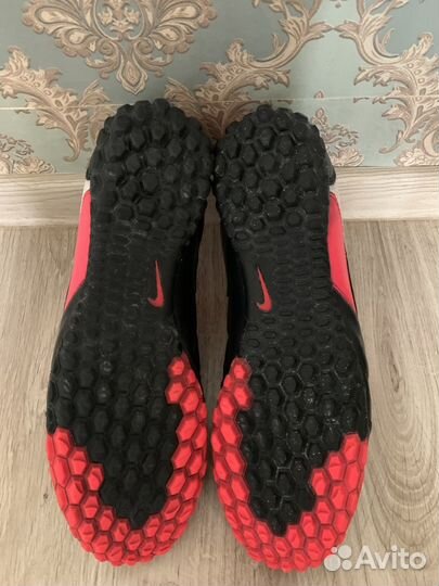 Кроссовки сороконожки футбольные Nike Bomba 5