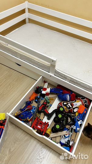 Детская кровать с матрасом