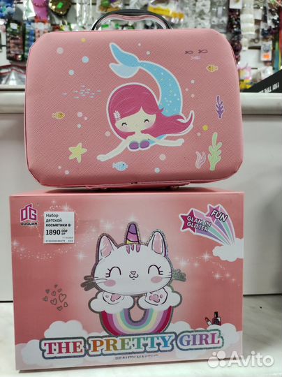 Набор детской косметики в чемодане