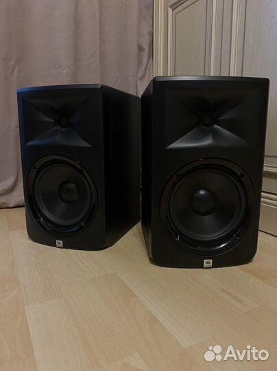 Студийные мониторы JBL LSR 308