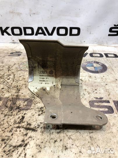 Тепловой экран привода Volkswagen Passat B7 1.8