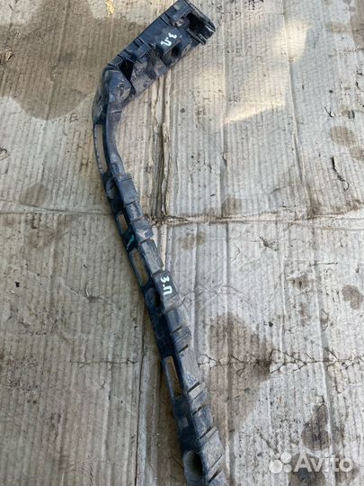 Кронштейн заднего бампера правый Chevrolet Cruze