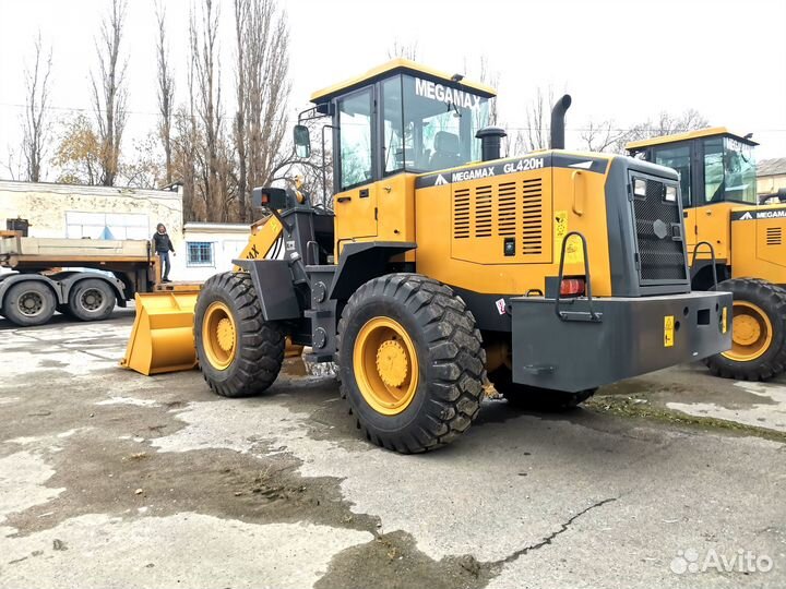 Фронтальный погрузчик Megamax GL420H, 2023