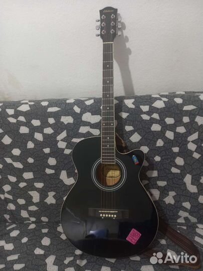 Акустическая гитара