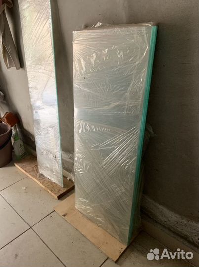 Стекла прозрачные, разных размеров