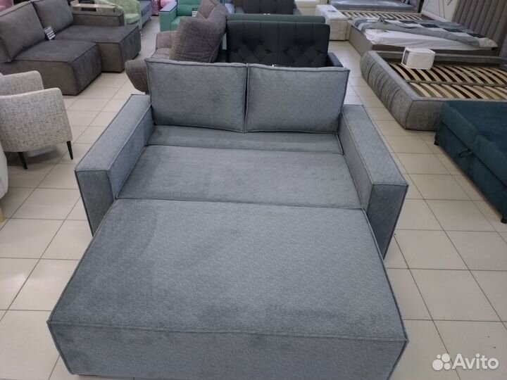 Диван с большой спальной зоной