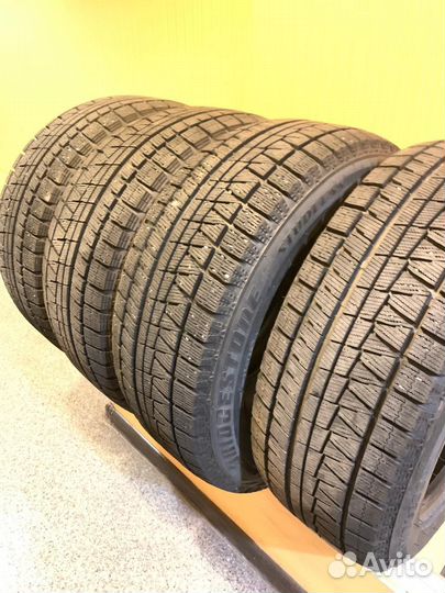 Bridgestone Blizzak Revo GZ 225/55 R17 97S