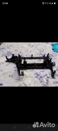 Рамка вокруг магнитолы Toyota Prius 30