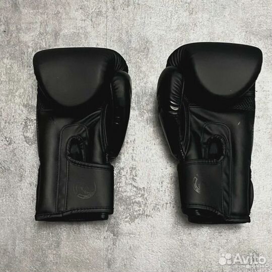 Боксерские перчатки Venum Neo Black Венум