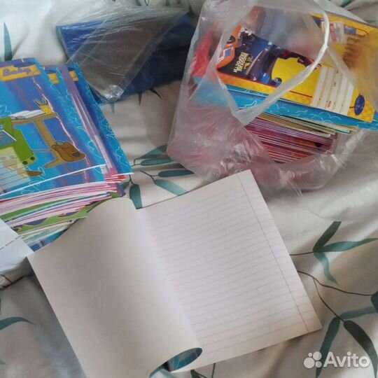 Тетради. В линейку. Для Валентины