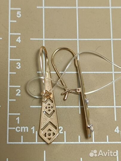 Золотые серьги женские, фианит, французский замок, вес 2,53г