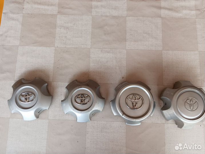 Колпак ступицы Toyota Land Cruiser