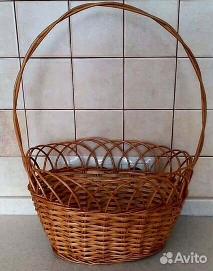 Корзина плетеная из ротанга