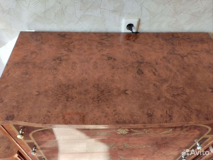 Комод и две тумбочки шатура