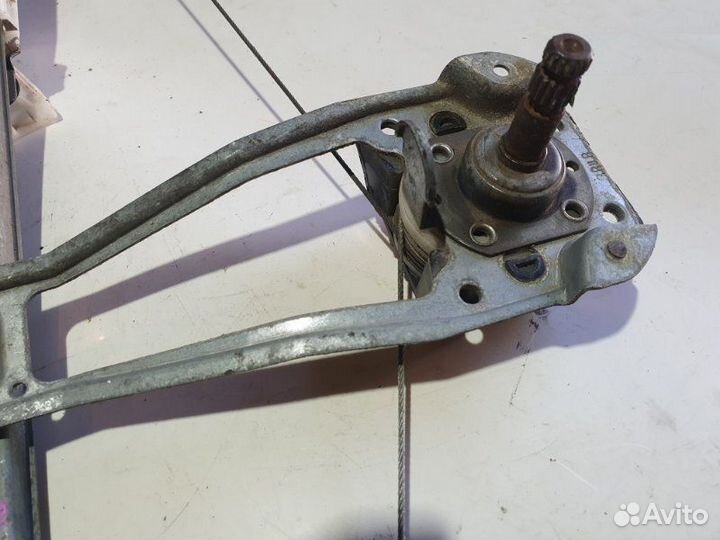 Стеклоподъемник задний правый Mercedes-Benz