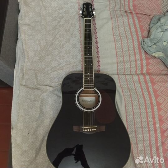 Акустическая гитара
