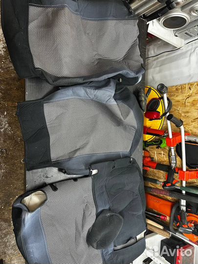 Чехлы toyota auris 2013