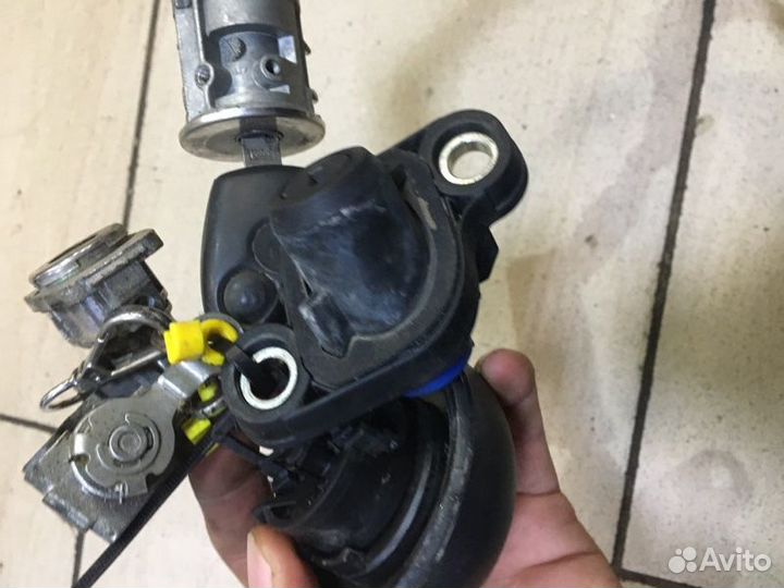 Комплект ключей Nissan Almera G15 K4M A490 2013